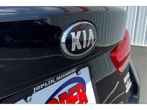 Used 2020 Kia Optima LX image 30