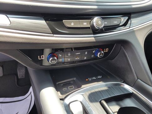Used 2024 Buick Enclave Premium image 19