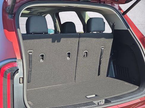 Used 2023 Kia Telluride EX w/ EX Captain's Chair Package FWD image 8