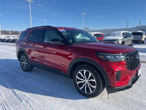 Used 2025 Ford Explorer ST-Line image 1