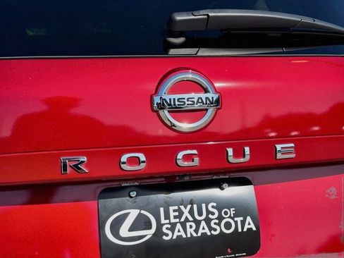 Used 2021 Nissan Rogue S FWD image 11