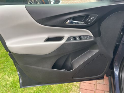 Used 2018 Chevrolet Equinox LS image 17