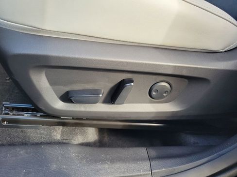 New 2026 Mitsubishi Outlander SE image 9