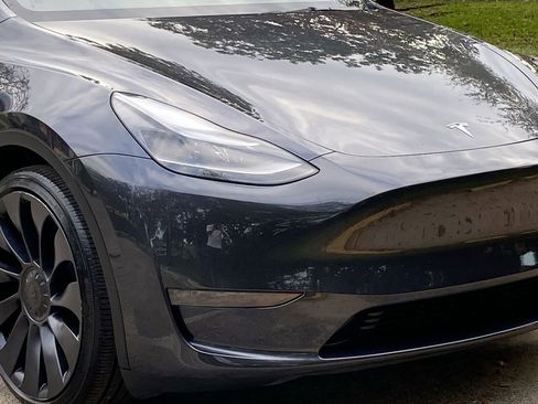 Used 2024 Tesla Model Y Performance image 18