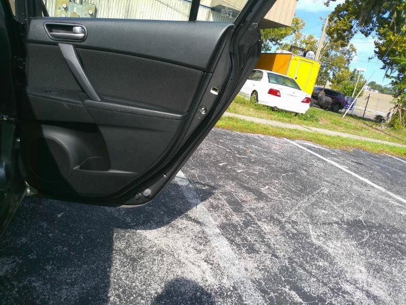 Used 2013 MAZDA MAZDA3 i Touring FWD image 23