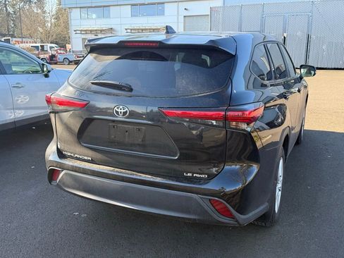 Used 2023 Toyota Highlander LE image 5