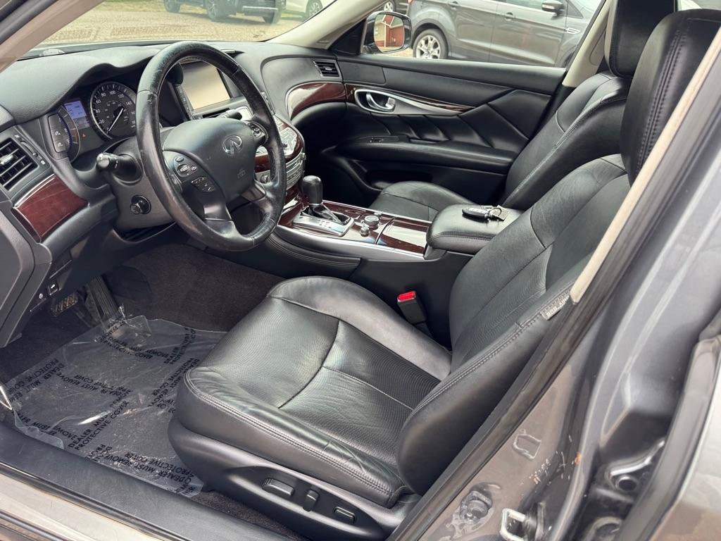 Used 2017 INFINITI Q70 L 3.7 AWD/4WD image 14