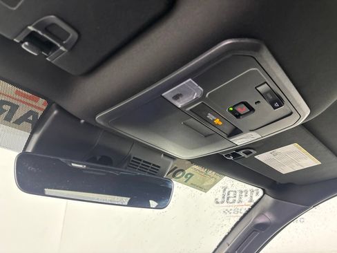 Used 2025 Toyota Tacoma SR5 AWD/4WD image 22