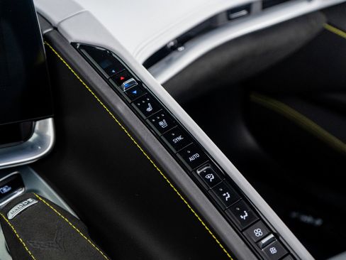 Used 2022 Chevrolet Corvette Stingray Premium Conv image 37