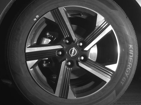 Used 2025 Nissan Sentra SV FWD image 11