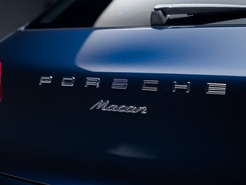 Used 2018 Porsche Macan AWD/4WD image 29