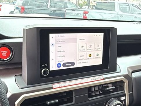 Used 2025 Toyota Tacoma TRD Sport image 16