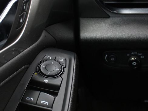 Used 2023 Chevrolet Traverse LT image 15