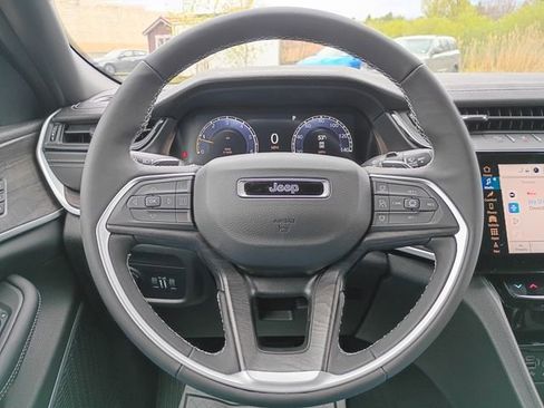 New 2026 Jeep Grand Cherokee Limited AWD/4WD image 12