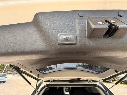 Used 2012 GMC Acadia SLE FWD image 34