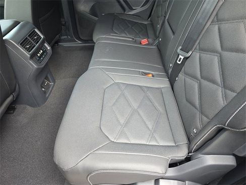 New 2026 Volkswagen Atlas SE image 15