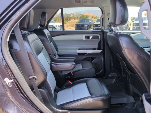 Used 2022 Ford Explorer XLT w/ Equipment Group 202A AWD/4WD image 27