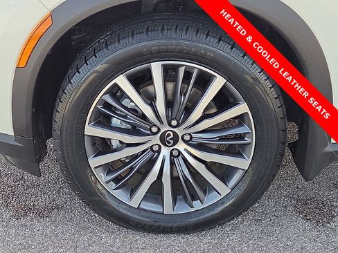 Used 2023 INFINITI QX60 Sensory w/ Vision Package image 7