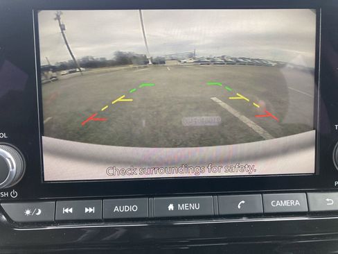 Used 2025 Nissan Pathfinder SV image 25