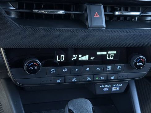 Used 2026 Subaru Outback Premium w/ Premium/Limited Package 2 AWD/4WD image 26