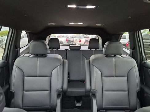 New 2026 GMC Acadia Elevation image 42