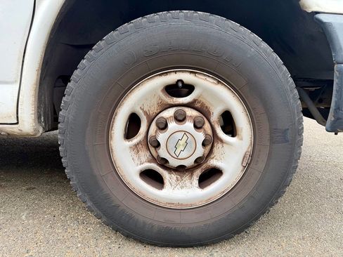 Used 2008 Chevrolet Express 2500 Extended RWD image 24