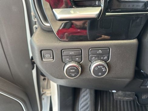 Used 2022 GMC Sierra 1500 SLE image 13
