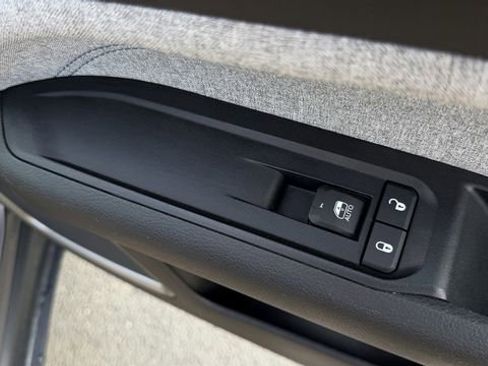 Used 2022 Jeep Compass Latitude FWD image 36
