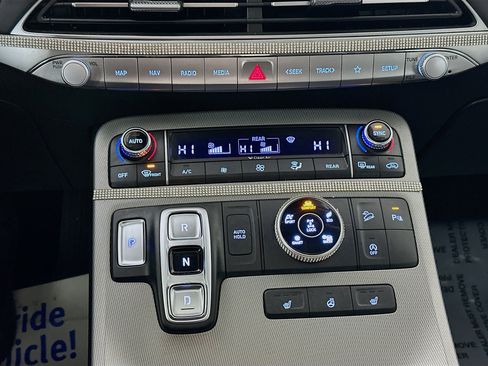 Used 2022 Hyundai Palisade SEL w/ Premium Package image 16