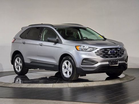 Used 2022 Ford Edge SE image 2