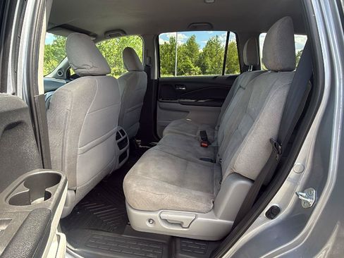 Used 2021 Honda Pilot EX image 25