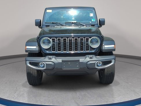 Used 2025 Jeep Wrangler Unlimited Sahara AWD/4WD image 4