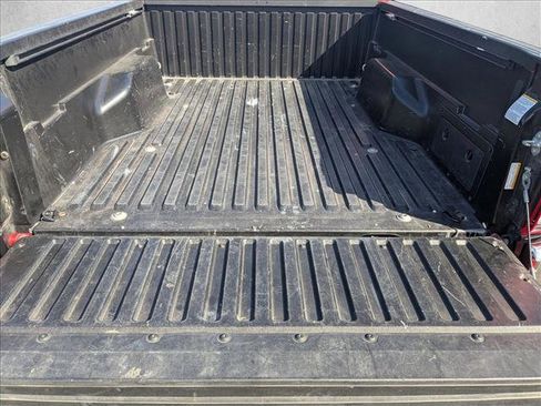 Used 2022 Toyota Tacoma SR5 RWD image 7