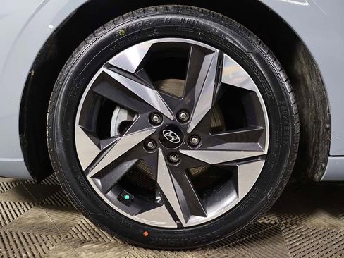 Used 2023 Hyundai Elantra SEL w/ Convenience Package image 18