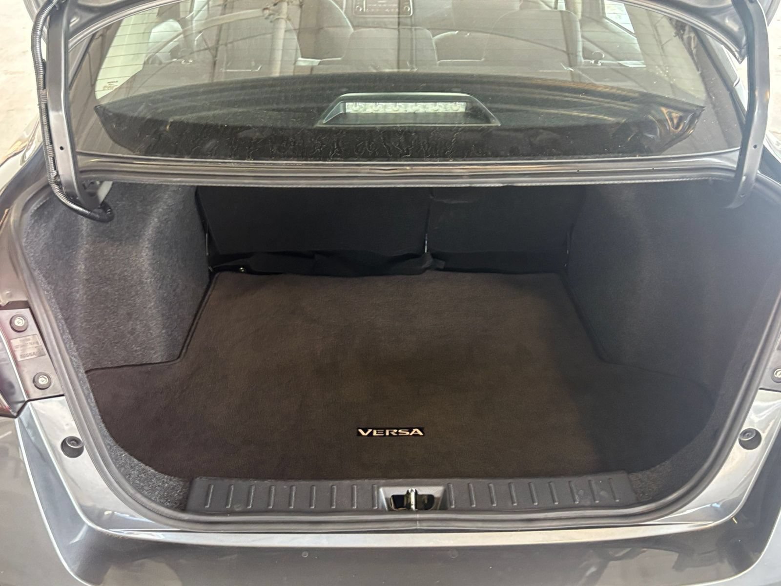 Used 2025 Nissan Versa SV FWD image 29