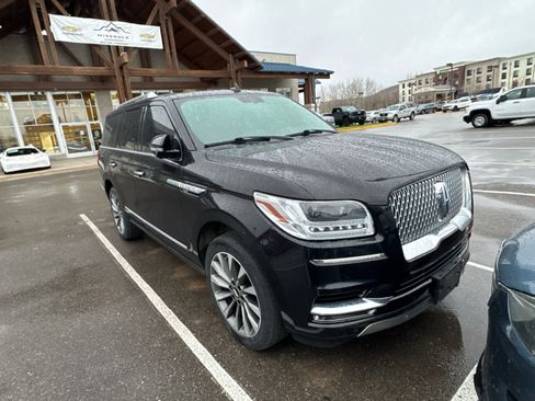 Used 2019 Lincoln Navigator Select image 2