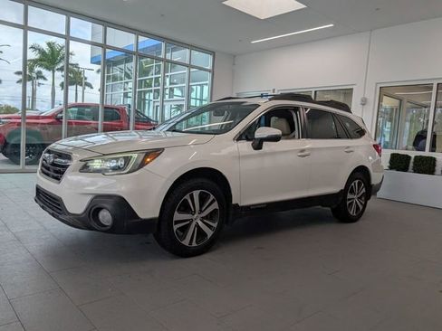 Used 2018 Subaru Outback 2.5i Limited image 3