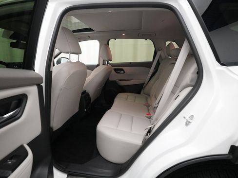 Certified 2025 Nissan Rogue SL w/ Tech Package image 16