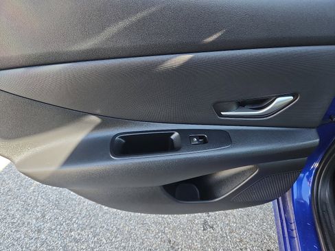 Certified 2024 Hyundai Elantra Limited image 28