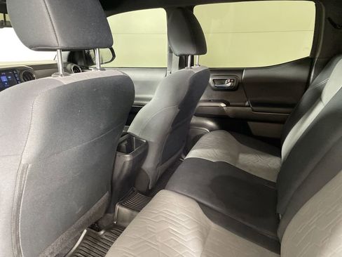 Used 2021 Toyota Tacoma TRD Off-Road image 34