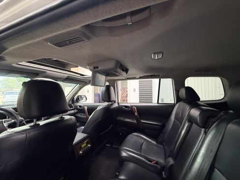 Used 2013 Toyota Highlander Limited AWD/4WD image 24
