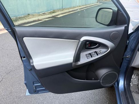 Used 2012 Toyota RAV4 FWD w/ Upgrade Value Pkg image 15