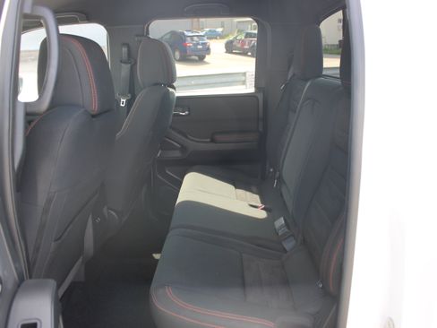 Certified 2022 Nissan Frontier PRO-4X w/ Technology Package AWD/4WD image 10