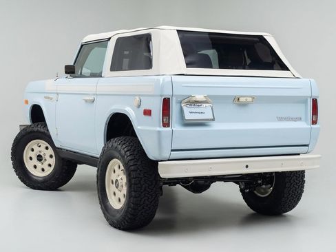 Used 2025 Ford Bronco Badlands image 15