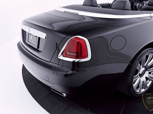 Used 2019 Rolls-Royce Dawn RWD image 33