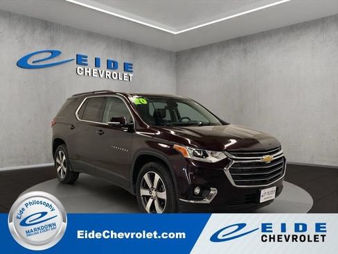 Used 2020 Chevrolet Traverse LT w/ LT Premium Package AWD/4WD image 1