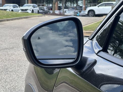 New 2026 Nissan Kicks SR FWD image 25
