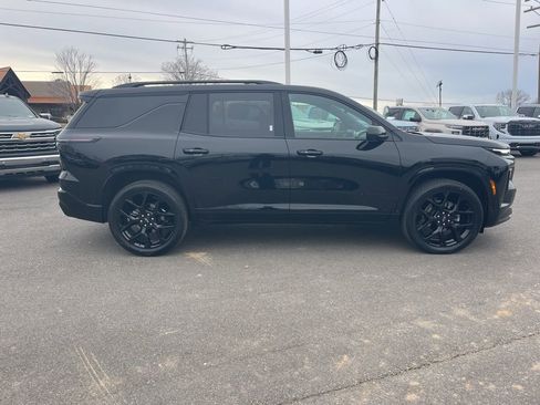 Used 2024 Chevrolet Traverse RS w/ LPO, Floor Liner Package image 6