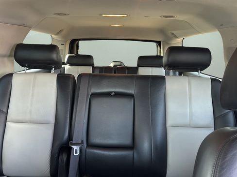 Used 2008 Chevrolet Suburban LT AWD/4WD image 16