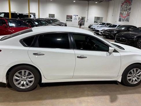 Used 2017 Nissan Altima 2.5 S w/ Power Driver Seat Package FWD image 11